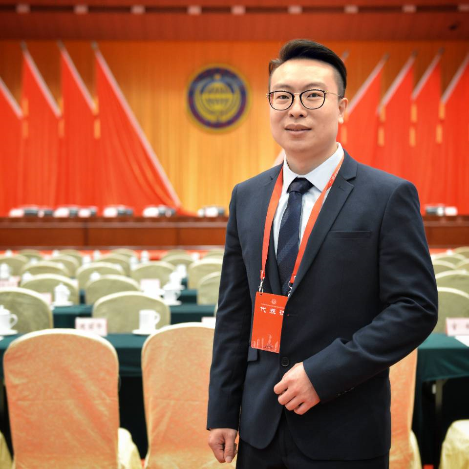 张炜哲.png